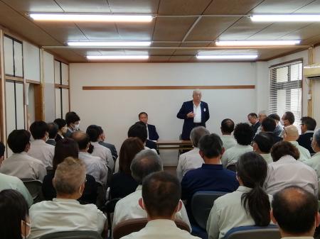 <b>＊＊社長から”会長”となりました内田  香会長＊＊</b>