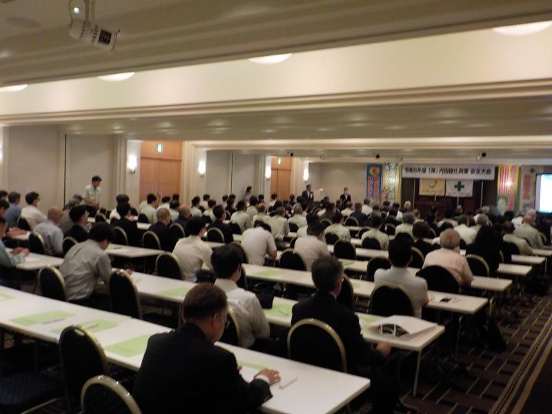 ▲　熱気に包まれたホテル会場<br>